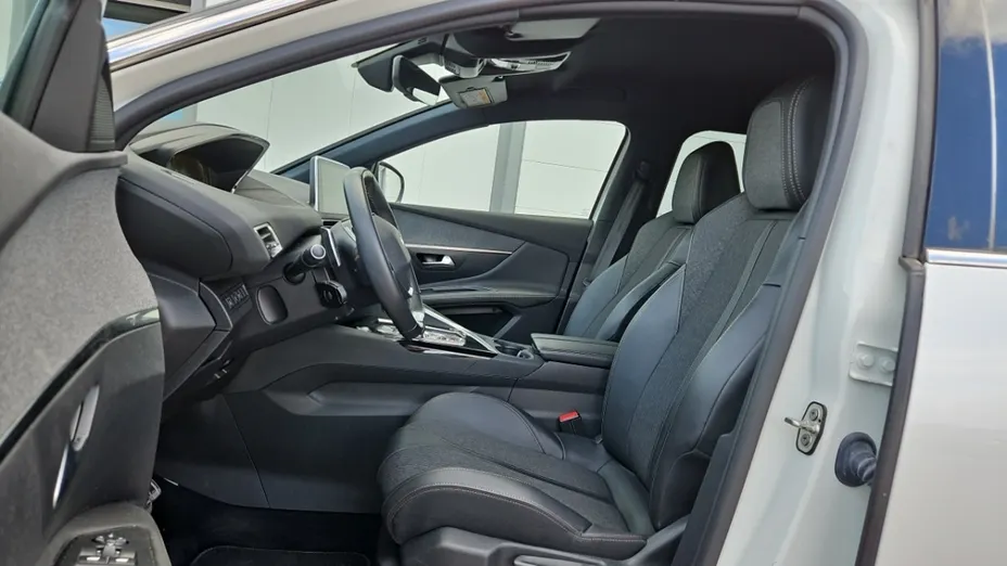 PEUGEOT 3008 -
