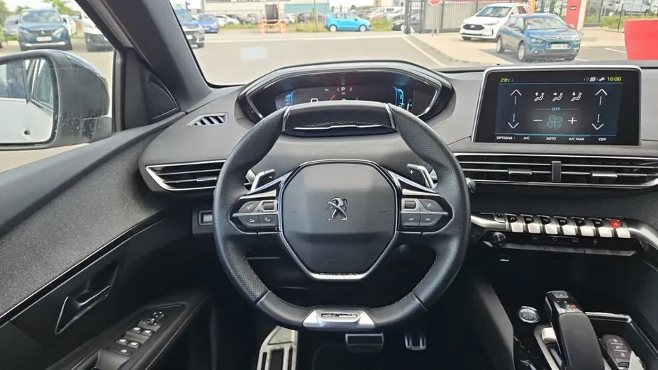 PEUGEOT 3008 -