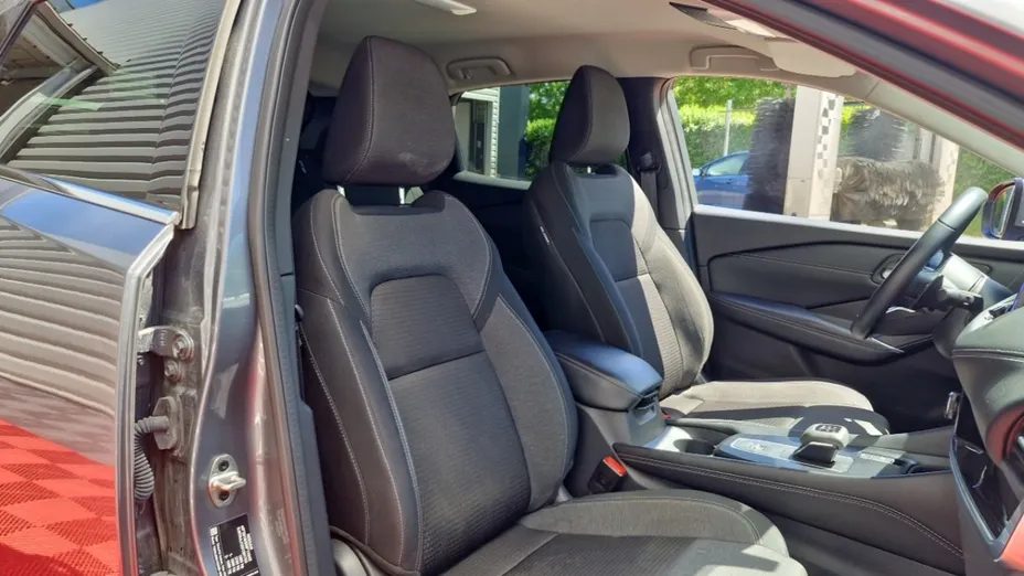 NISSAN Qashqai -