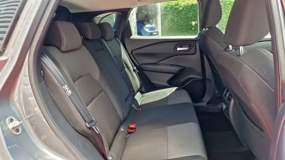 NISSAN Qashqai -
