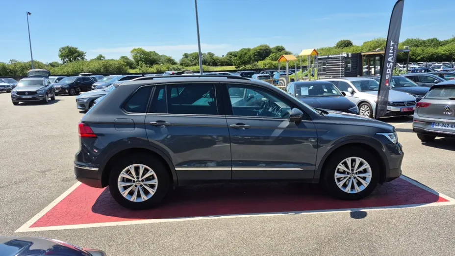Volkswagen Tiguan -