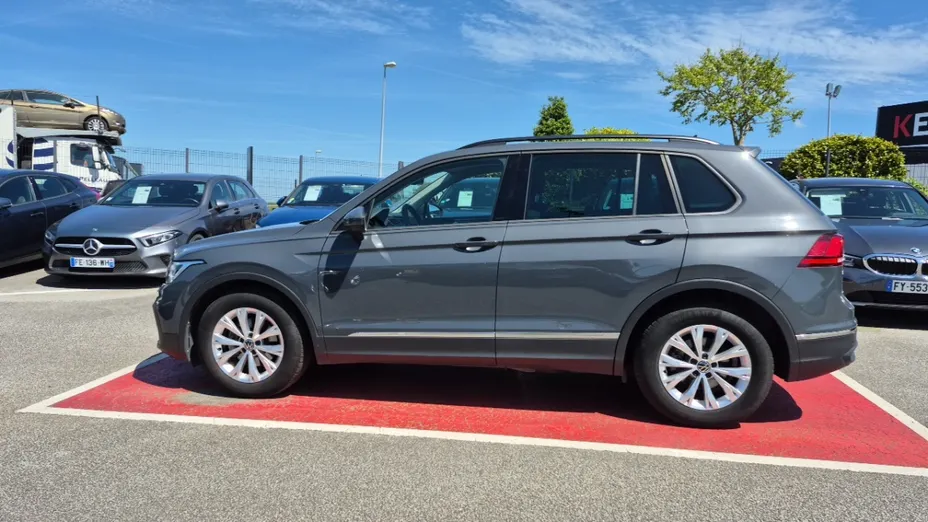 Volkswagen Tiguan -