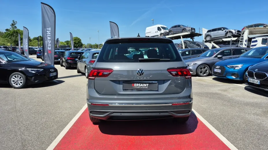 Volkswagen Tiguan -