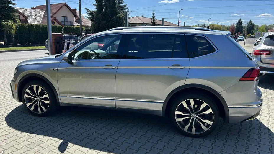VOLKSWAGEN Tiguan Allspace -