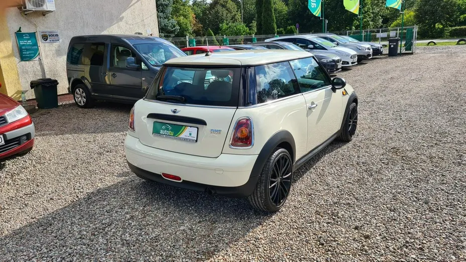 MINI One -