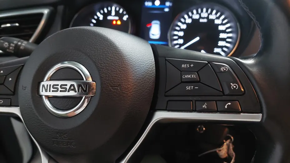 NISSAN Qashqai -