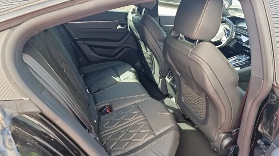 PEUGEOT 508 -