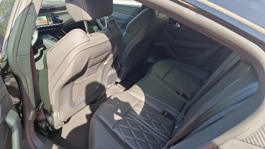 PEUGEOT 508 -