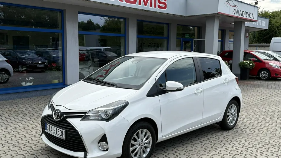 TOYOTA Yaris -