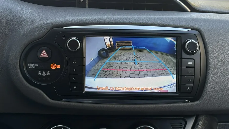 TOYOTA Yaris -