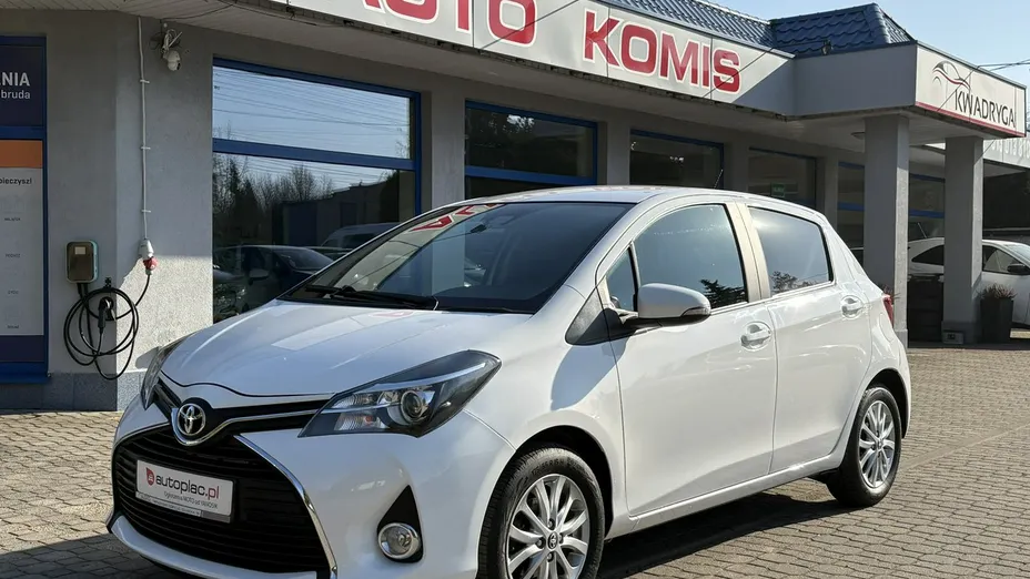 TOYOTA Yaris -