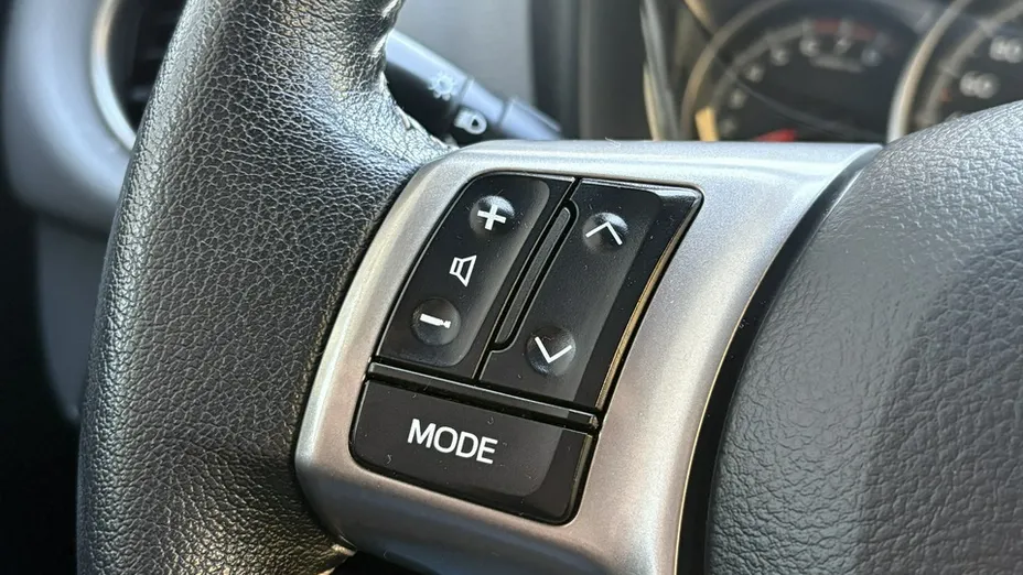 TOYOTA Yaris -
