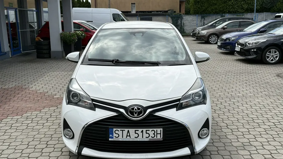 TOYOTA Yaris -