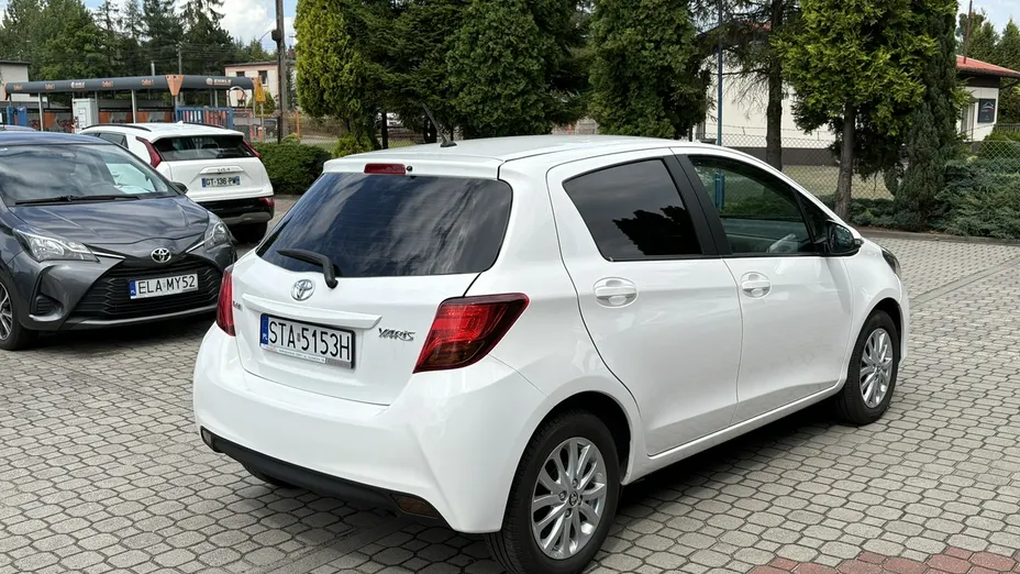 TOYOTA Yaris -