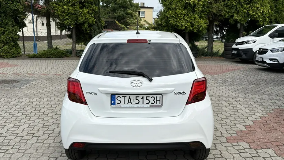 TOYOTA Yaris -