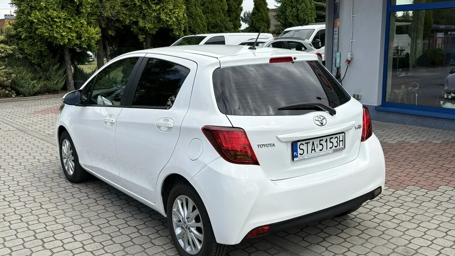 TOYOTA Yaris -