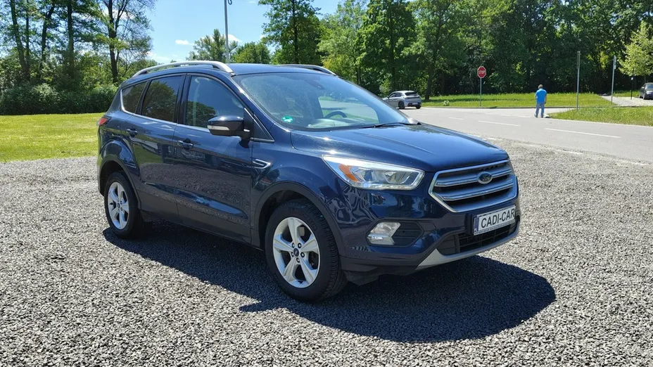 FORD Kuga -