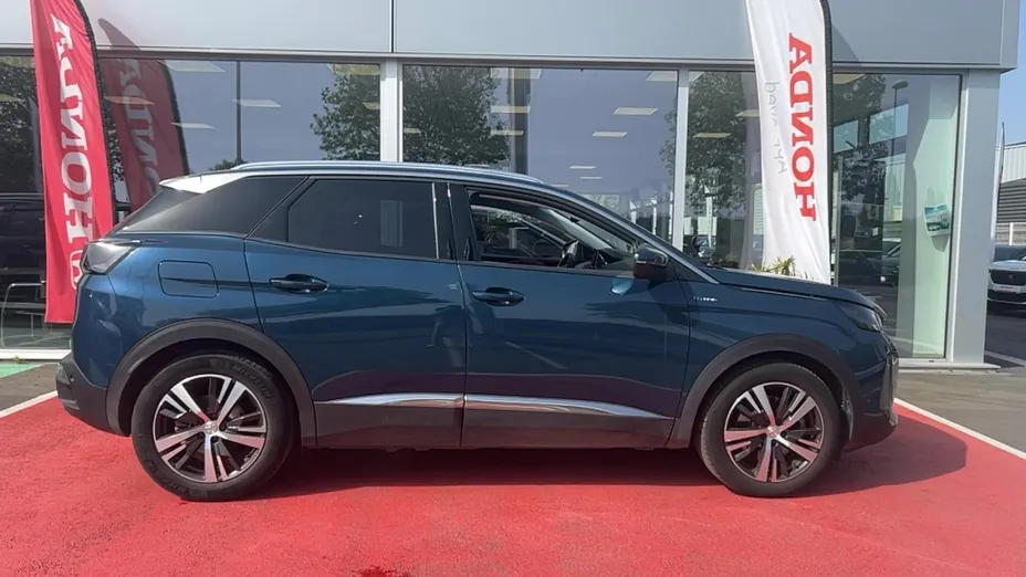 PEUGEOT 3008 -