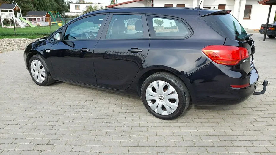 OPEL Astra -