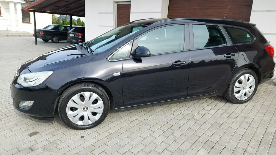 OPEL Astra -