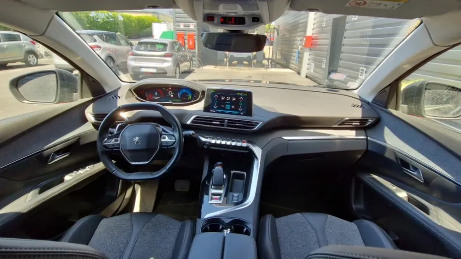 PEUGEOT 3008 -