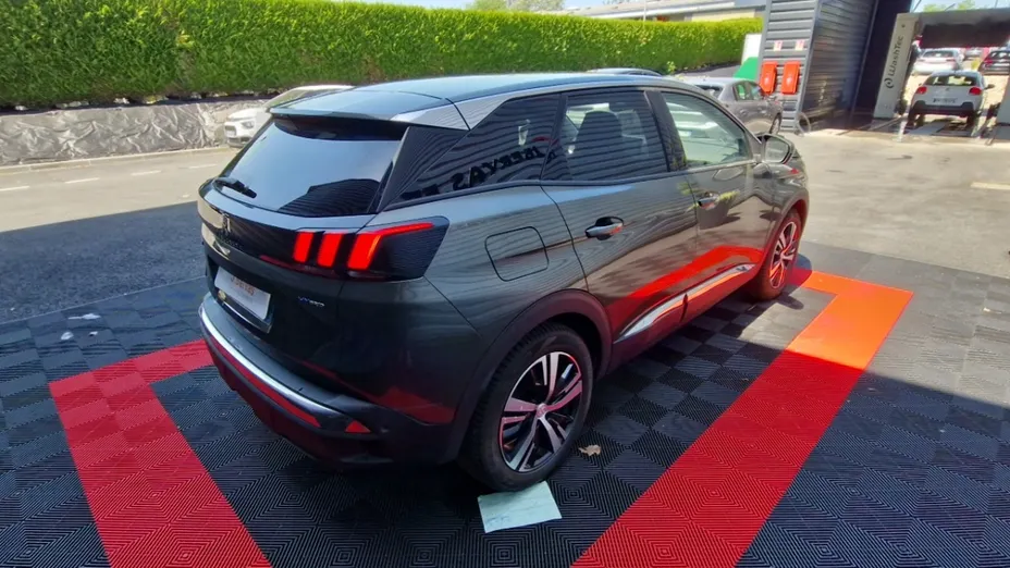 PEUGEOT 3008 -
