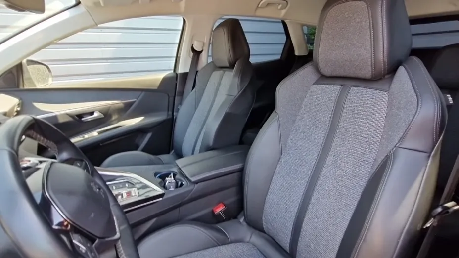 PEUGEOT 3008 -