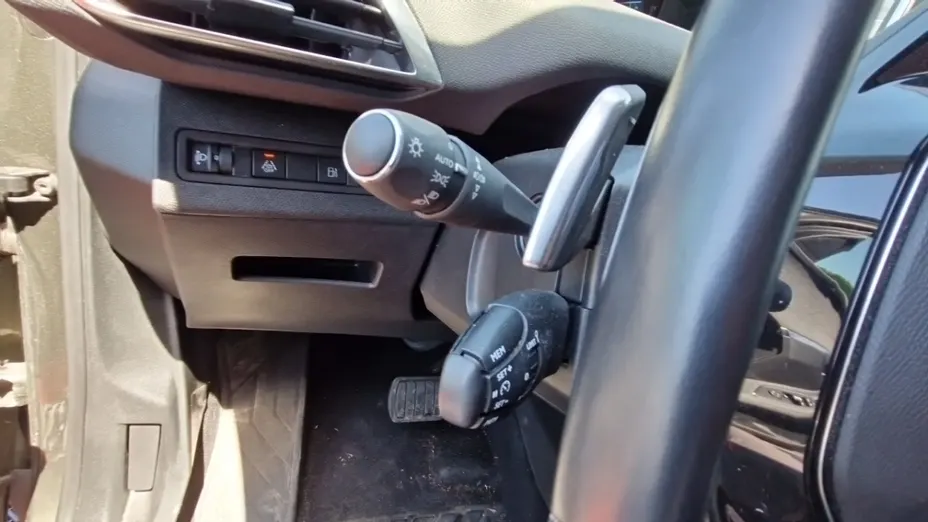 PEUGEOT 3008 -