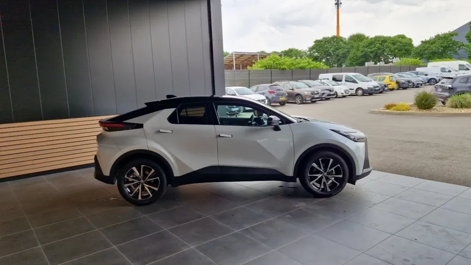 TOYOTA C-HR -