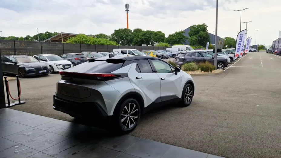 TOYOTA C-HR -