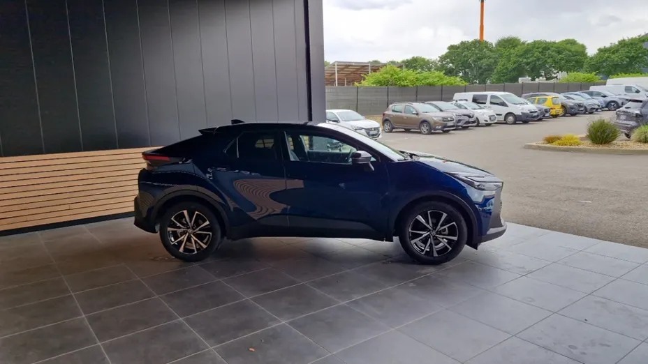 TOYOTA C-HR -