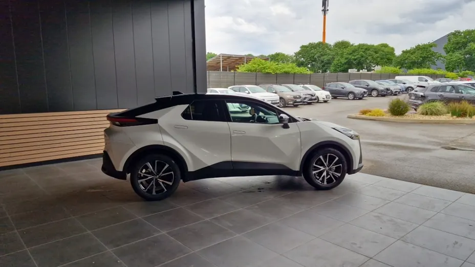 TOYOTA C-HR -