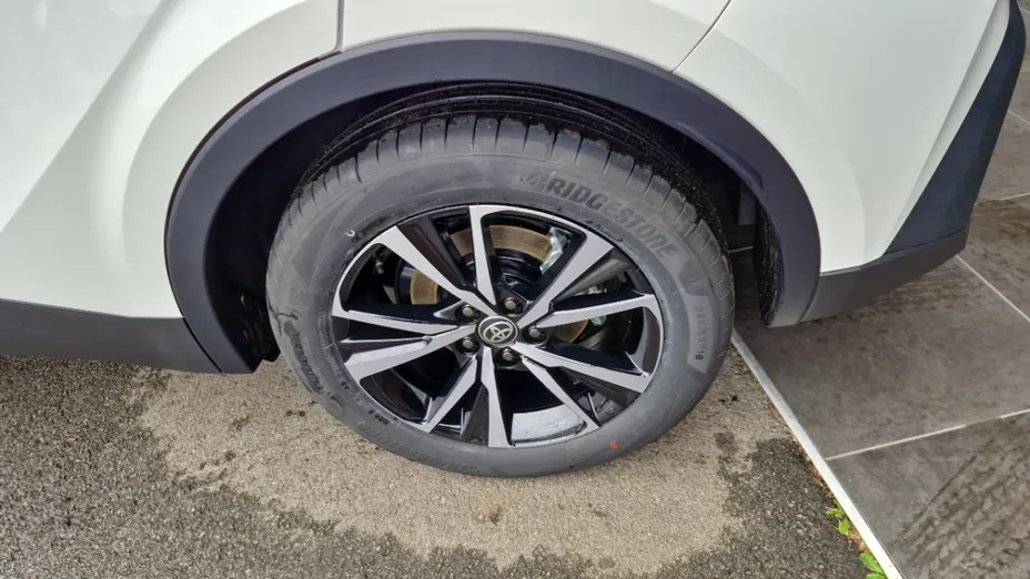 TOYOTA C-HR -
