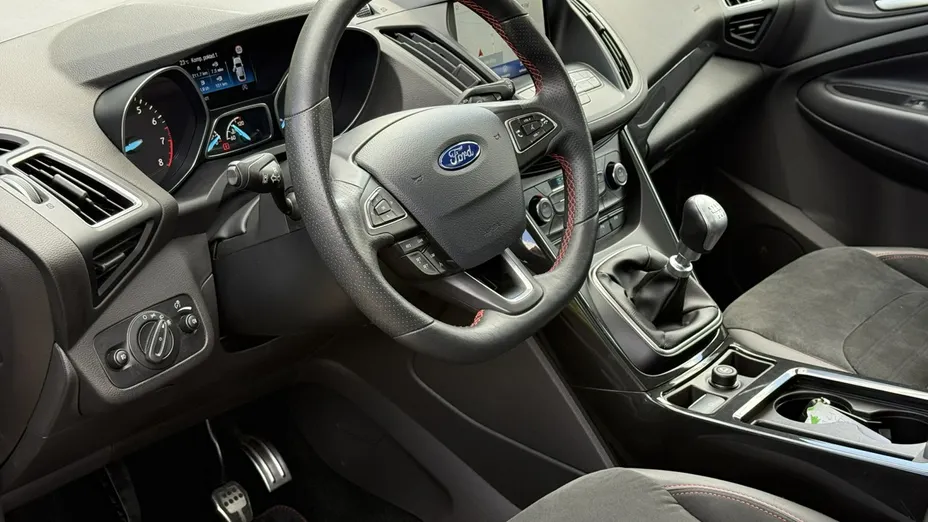 FORD Kuga -