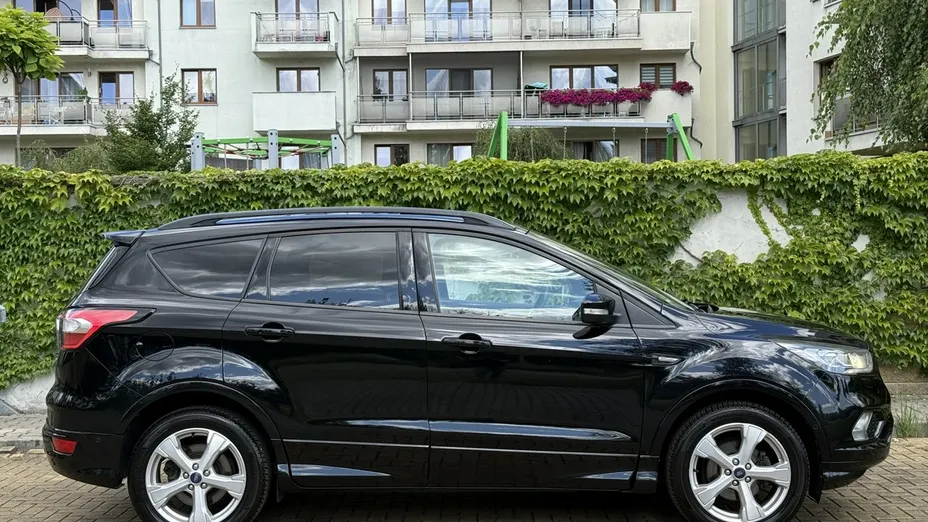 FORD Kuga -