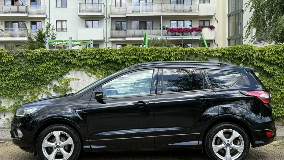 FORD Kuga -