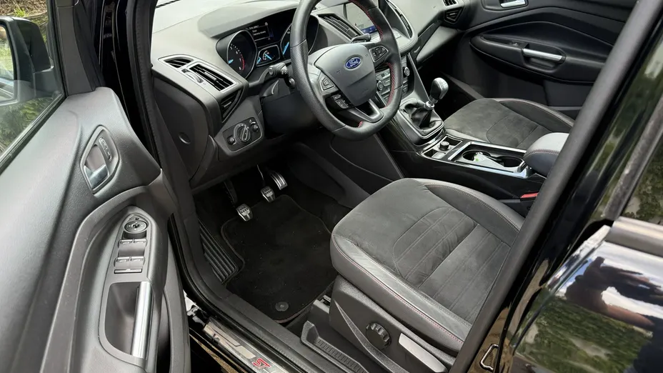 FORD Kuga -