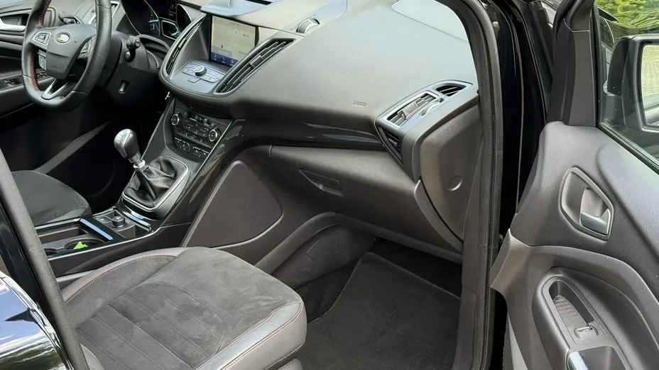 FORD Kuga -