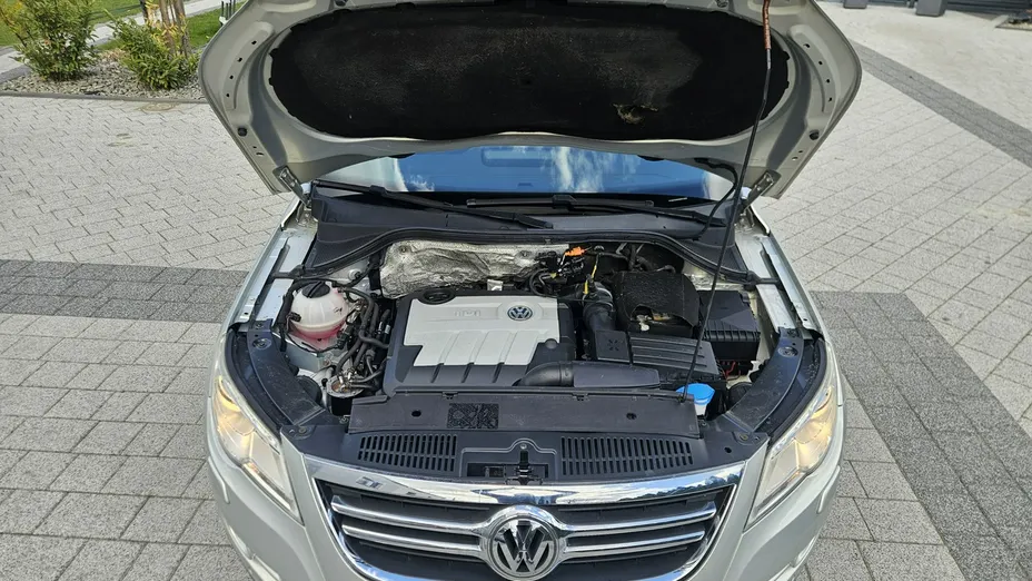 VOLKSWAGEN Tiguan -