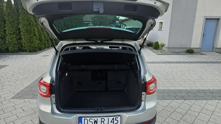 VOLKSWAGEN Tiguan -