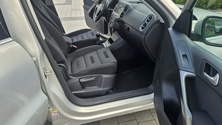 VOLKSWAGEN Tiguan -