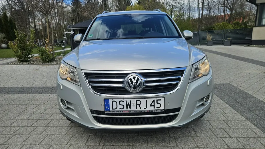 VOLKSWAGEN Tiguan -