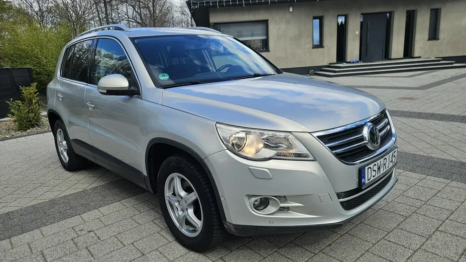 VOLKSWAGEN Tiguan -