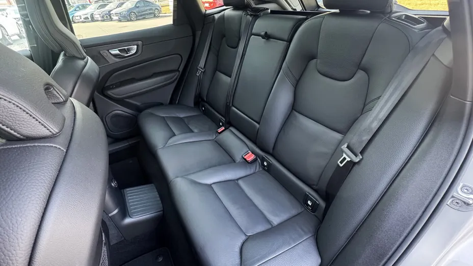 VOLVO XC60 XC60 T6 Plug-In Hybrid AWD Plus Dark aut