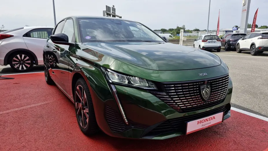 PEUGEOT 308 -