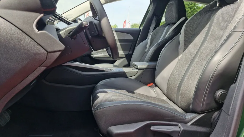 PEUGEOT 308 -