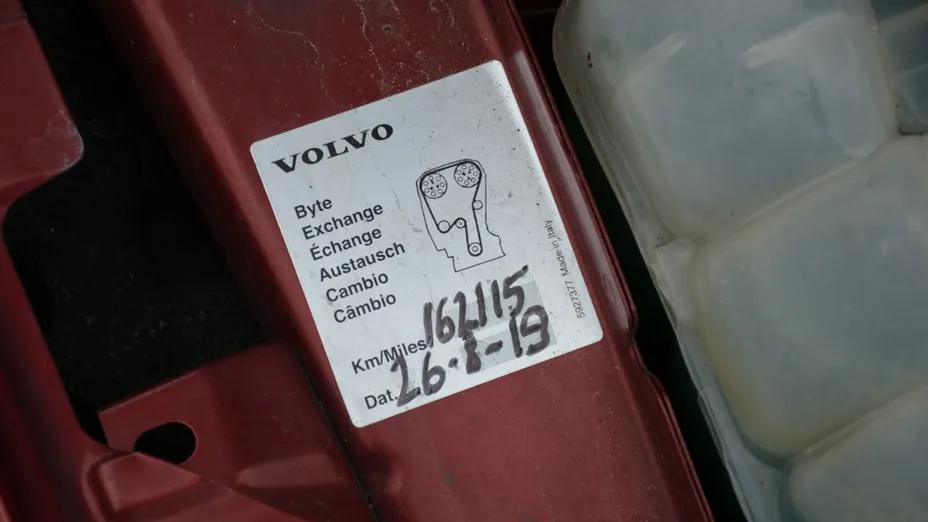VOLVO V40 -