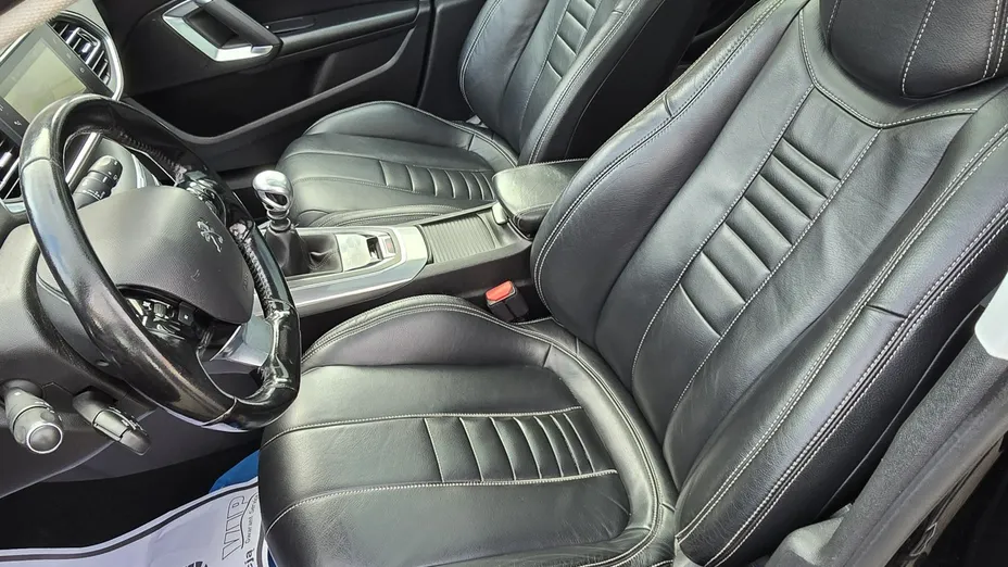 PEUGEOT 308 -