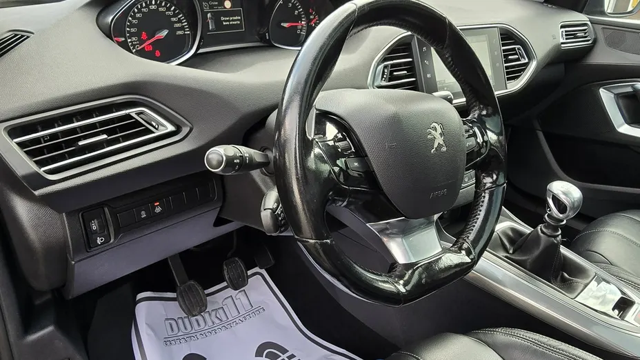 PEUGEOT 308 -