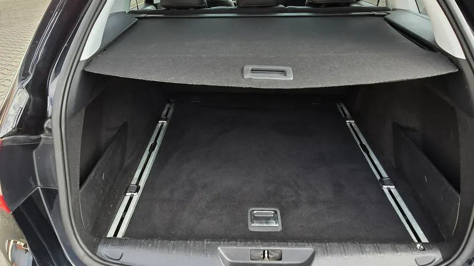 PEUGEOT 308 -